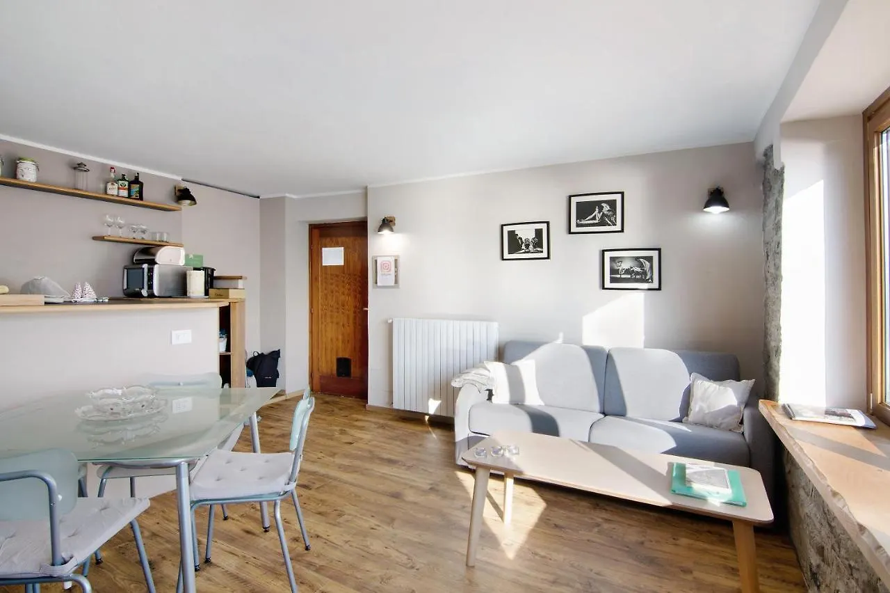 Renovated Barn Of The Year 1500 Apartment Moltrasio Italy