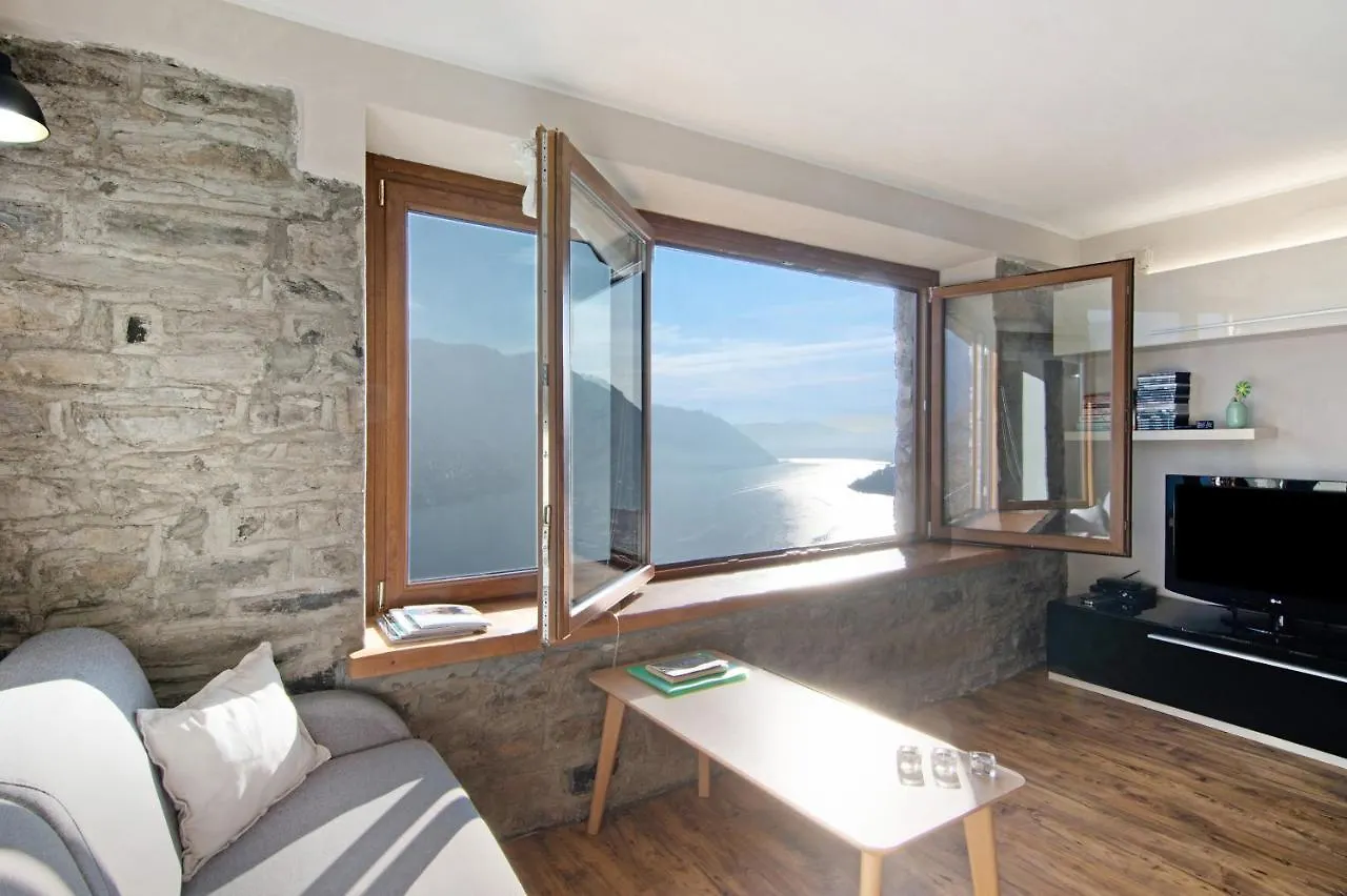 Renovated Barn Of The Year 1500 Apartment Moltrasio
